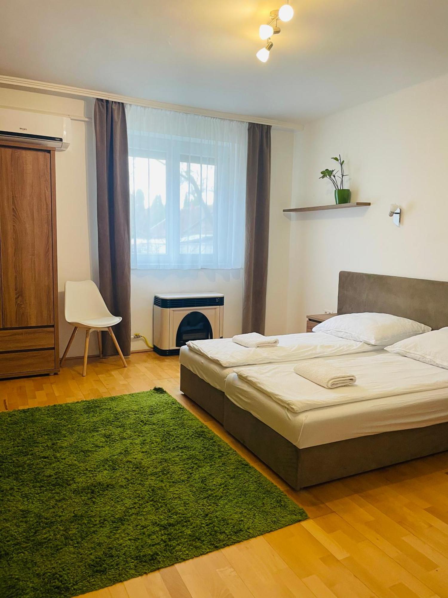 Weninger Studio Apartman キシュクンハラシュ エクステリア 写真