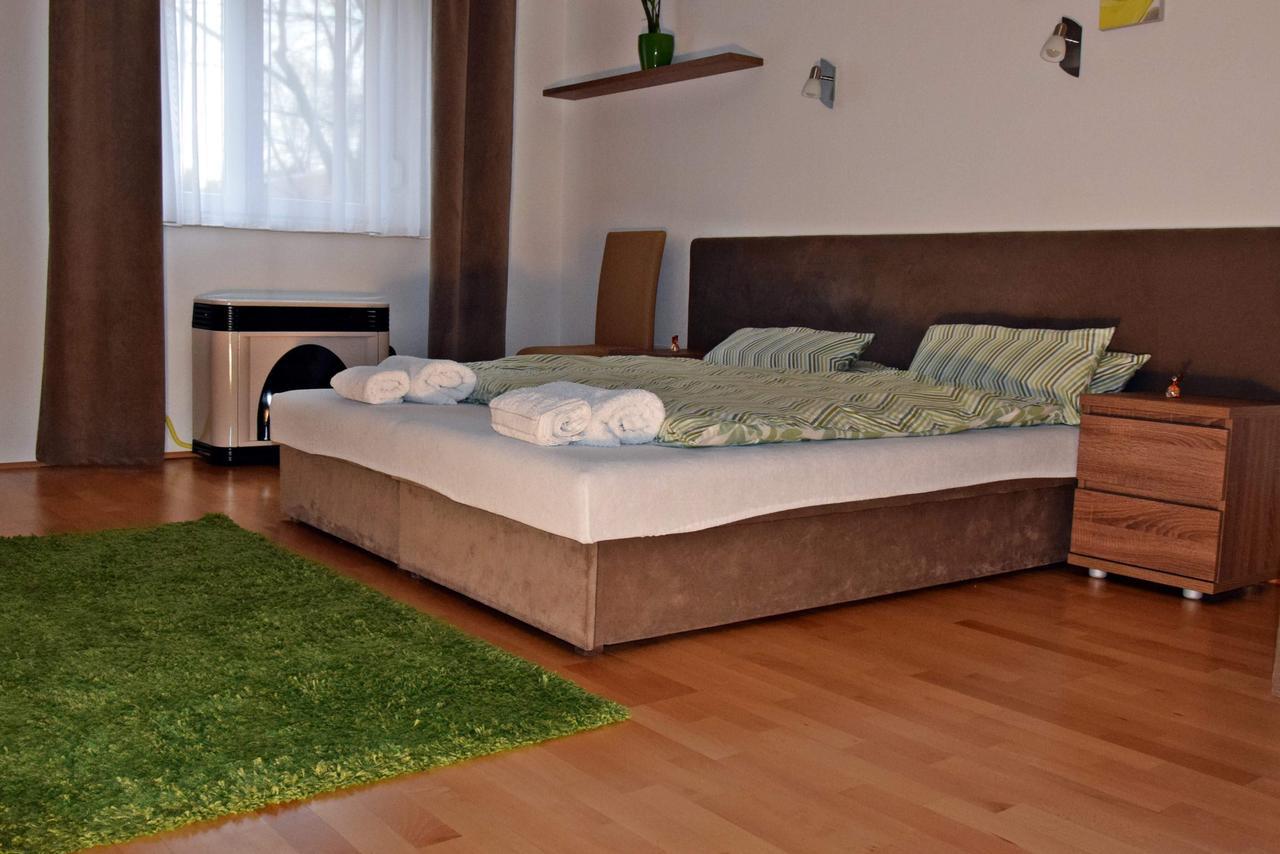 Weninger Studio Apartman キシュクンハラシュ エクステリア 写真