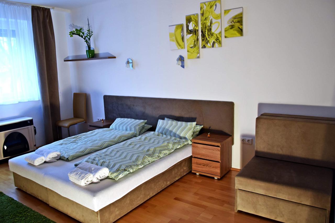 Weninger Studio Apartman キシュクンハラシュ エクステリア 写真